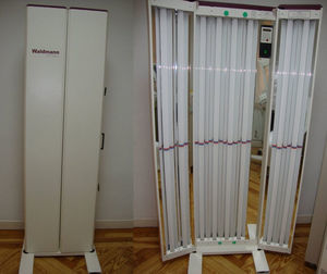 Lámpara Waldmann UV100L-T con la que se realizó el estudio piloto.