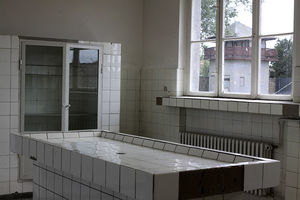 Sala de disección del campo de concentración de Sachsenhausen (Alemania). Prisioneros de este campo con fases avanzadas de neurosífilis fueron sometidos a eutanasia. Fotografía: Esther Cuerda.