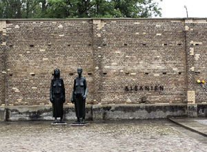Campo de concentración para mujeres de Rävensbruck (Alemania). Las prisioneras eran trasladadas a otros campos para trabajar en los burdeles prometiéndoles a cambio la libertad. Nunca eran liberadas y muchas contraían enfermedades venéreas. Fotografía: Esther Cuerda.
