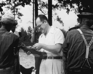 Exploración en el estudio de Tuskegee. Fuente: National Archives.