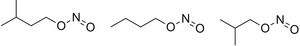 Estructura química de los principales nitritos que conforman a los poppers: nitrito de amilo, nitrito de butilo y nitrito de isobutilo, respectivamente de izquierda a derecha.