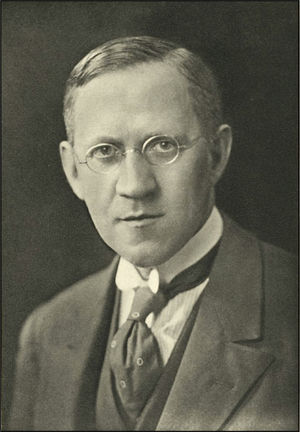 Thomas Martin Lowry (1874–1936).