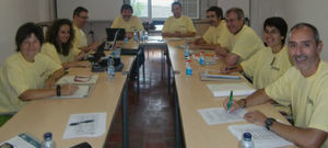Reunión anual del comité editorial de Gaceta Sanitaria en el Lazareto de Maó durante la Escuela de Verano de Salud Pública, 2009. De izquierda a derecha: Glòria Pérez, María José López, Santi Pérez-Hoyos, Esteve Fernández, Pere Godoy, Enrique Regidor, Antonio Sarría, Mireia Espallargues e Iñaki Galán.