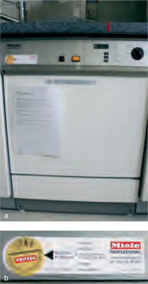 El aparato de limpieza y desinfección es un «lavavajillas» especial (a); su mantenimiento periódico es un requisito indispensable para garantizar un buen funcionamiento(b).