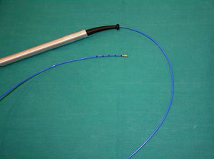 Instrumental utilizado para la realización de criobiopsias: criosonda flexible (Erbokryo® CA, Erbe, Alemania), de 2,4mm de diámetro y 900mm de longitud.