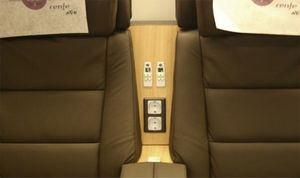 Imagen de asientos con toma de corriente en trenes de la línea española de alta velocidad (AVE). Es importante preguntar por esta posibilidad a la hora de realizar la reserva de plaza.