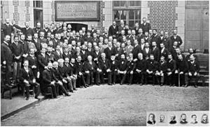 Dermatologists participating in the first International Congress of Dermatology and Syphilology – Paris (1889). Source: Collection le Musée de L