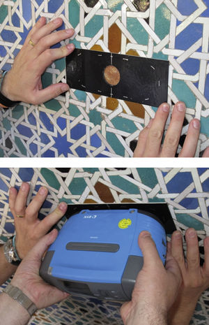 Máscara negra de 23mm de diámetro (arriba) y medida con el goniocolorímetro BYK-mac de la zona seleccionada por la máscara (abajo).