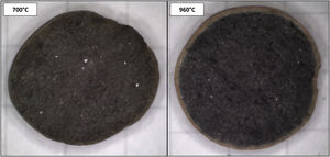 Black core formed during PYC-PpS preheating, reaching maximum temperatures of 700°C (left) and 960°C (right). While the specimen preheated to 960°C matches the preheating actually applied, the one preheated to 700°C is shown to demonstrate that iron reduction reactions are very likely to start even at relatively low temperatures.