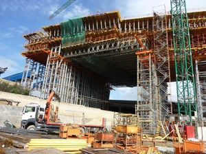 Views of the falsework in the transition area.