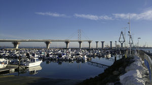 Puente de acceso desde Cádiz. Proceso de empuje de la parte metálica.