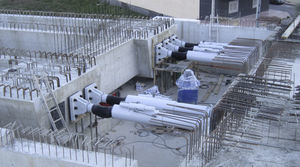 Fotografía detalle dispositivos antisísmicos en Viaducto Callosa-Cox.