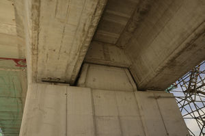 Fotografía detalle tope transversal en Viaducto sobre CV-875.