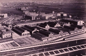 Fotografía histórica del conjunto del matadero de Madrid.