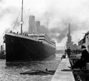 RMS Titanic en el Puerto de Southampton. Abril 1912. Autor: Desconocido. Dominio público Wikimedia Commons.
