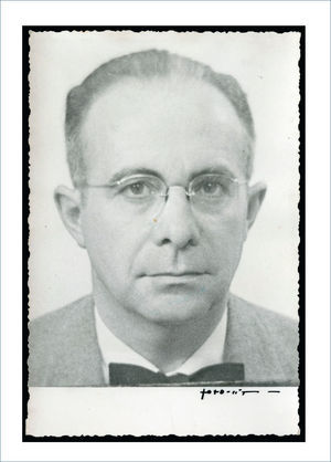 DR. ALFONSO ASENJO GÓMEZ. 1950 © 2017 Colección Museo Nacional de Medicina. Facultad de Medicina Universidad de Chile.