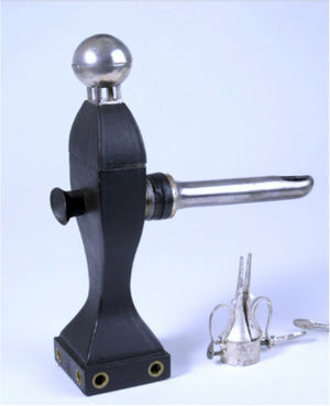 Conductor lumínico de Phillipe Bozzini. La fuente de luz era una vela