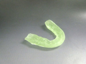 Detalle de la férula quirúrgica CAD/CAM.