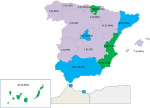 Mapa de España mostrando la distribución geográfica de la cirugía de las CC en las distintas comunidades autónomas (CC. AA.) en el año 2020. En azul: CC. AA. con >15% de actividad: Madrid, Cataluña y Andalucía. En verde CC. AA. con actividad entre 2-10%: Valencia, País Vasco, Canarias y Murcia. <2% actividad en CC: el resto de CC. AA.