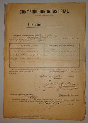 Document certifying the registration of Actas, noting payment of the industrial tax, signed in September 1909 by Juan de Azúa. This fragile piece of paper is the only surviving document from 1909 conserved in our Academy. The address shown was the home address of the first administrator, Miguel Serrano.