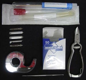 Recommended instruments for taking mycology samples.