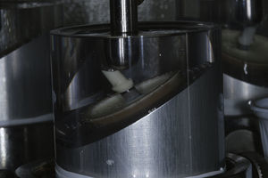 Positioning of the samples during the mechanical fatigue simulation. Ra=193nm.