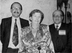 Dame Sheila Sherlock with Prof. Luis Guevara (R) and Prof. Octavio Campollo (L).