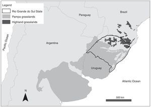 Location of the region used as an example for the proposed degradation framework, grasslands in Rio Grande do Sul, southern Brazil. Shown is the original distribution of natural grasslands in southeastern South America.