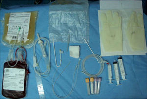Equipo y material específico para realizar exanguinotransfusión.