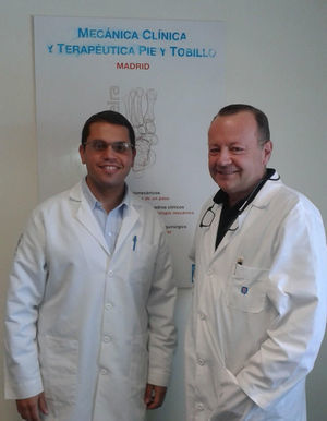 En compañía del Dr. Ernesto Maceira en su consultorio del Hospital Universitario de Quirón.