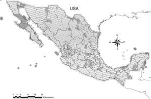 Records of the freshwater turtles and tortoises (dots) provided by the National Commission for Knowledge and Conservation of the Biodiversity's (Conabio) National System of Biological Information (SNIB). Hexagons represent our sample unit. Each hexagon contains 640km2. The areas shaded in gray represent the nature reserves of Mexico.