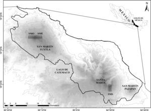 Mapa de la región de Los Tuxtlas, Veracruz, México, mostrando el área de estudio (rectángulos cuadriculados). SME: ladera noreste San Martín Tuxtla; SMO: ladera suroeste San Martín Tuxtla; SMS: ladera suroeste Santa Marta.