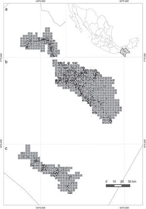 Ubicación de los polígonos estudiados en 3 regiones de Chiapas y la ubicación de Chiapas respecto al resto de México: a) Montañas del norte, b) Los Altos, c) la REBITRI. Se muestra la distribución espacial de las localidades donde se recolectaron los especímenes de herbario de las especies arbóreas (puntos negros) y la ubicación de los inventarios (círculos blancos) utilizados en el estudio.