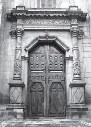 Portada lateral de la iglesia Catedral. Fotografía: J. Armando Hernández Soubervielle, 2010.