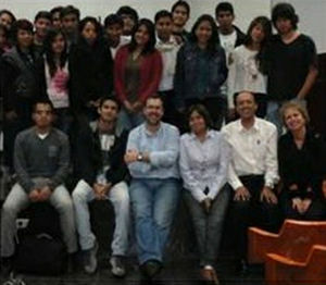 Clase en la UNMSM, con estudiantes peruanos.