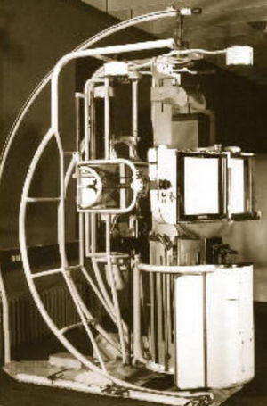 Omniscopio hecho por Ernst Pohl. La imagen es cortesía del Museo Röntgen.