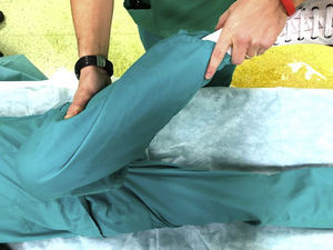 Maniobra de flexión, aducción y rotación interna FADDIR, o conocido como signo de atrapamiento femoroacetabular AFA o en su versión inglesa femoroacetabular impingement FAI.