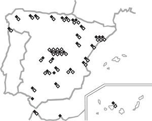 Participating centers in Spain. Intensive care units (white diamonds) and microbiology departments (black diamonds).