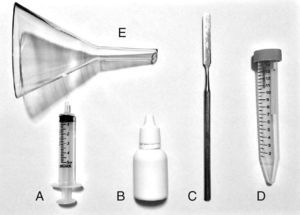 Material. (A) Seringa para medir água destilada; (B) simeticona; (C) espátula metálica; (D) tubo graduado em mililitros; (E) funil de vidro de laboratório.