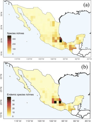 Erebidae diversity patterns in Mexico. (a) Species richness and (b) endemism. Each grid cell covers 1° latitude × 1° longitude (~100 km × 100 km). Notice a high species richness level in the Neotropical region except by the Yucatán peninsula and the Pacific coast.
