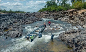 Reduced water flow in the Volta Grande of the Xingu River, a 130-km stretch between the two dams that comprise the Belo Monte Hydropower Plant, decimates aquatic and seasonally flooded ecosystems, deprives traditional populations of fish and impedes transportation. Photograph: Fábio Erdos/The Guardian (Watts, 2019).