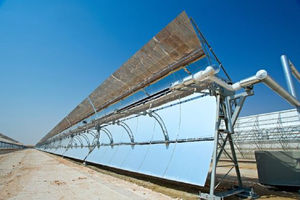 Concentrated solar system for steam production (parabolic trough) (by Masdar Official (Shams 1 Parabolic Trough in Abu Dhabi) [CC BY-SA 2.0 (https://creativecommons.org/licenses/by-sa/2.0)], via Wikimedia Commons).