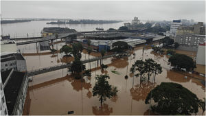 Inundação de Porto Alegre, pelo lago Guaíba. Fotografia de Douglas Rohers.