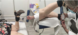 (a, b) Manual dynamometer test. Contraction at 90º of flexion and in full extension.